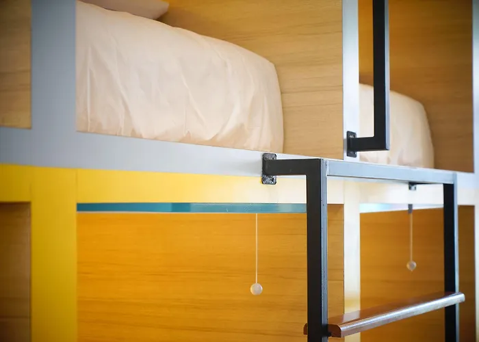 Borough Capsule Bali Hostel *