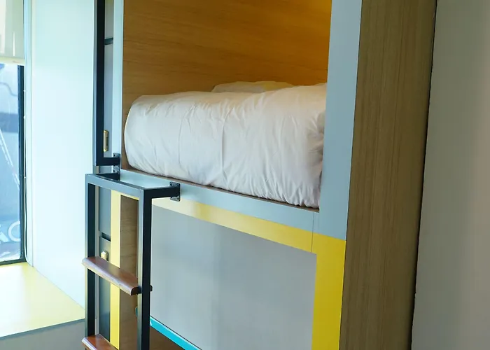 Hostel Borough Capsule Bali Legian