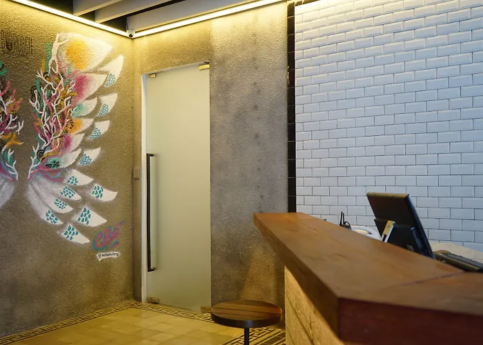 Hostel Borough Capsule Bali Legian