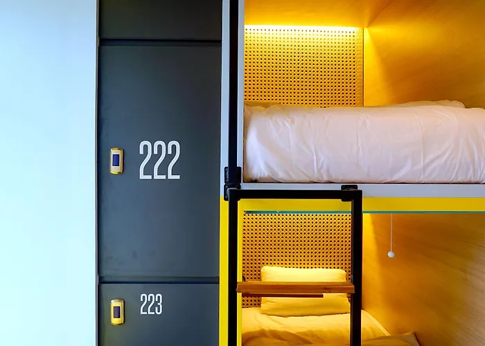 Hostel Borough Capsule Bali Legian